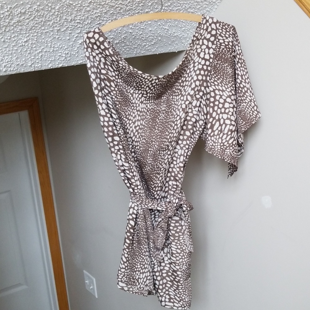 One-shoulder belted animal print tunic kimono dress